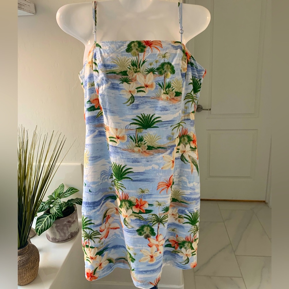 Forever 21 Spaghetti Strap Mini Dress. Size Medium (Junior)